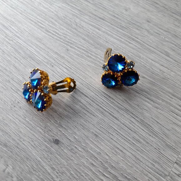 Vintage Blue Faceted Crystal Clip On Earrings Made in Austria - Picture 2 of 13